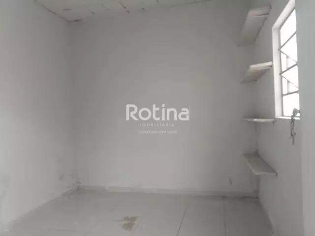 Casa à venda, 4 quartos em Uberlândia no bairro Cazeca no valor de R$ 575.000,00 - Rotina Imobiliária: 
