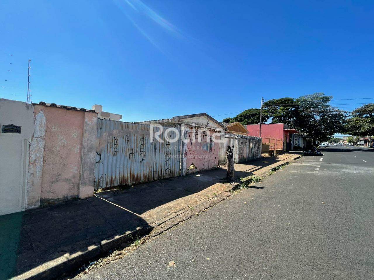 Terreno à venda, em Uberlândia no bairro Santa Mônica no valor de R$ 700.000,00 - Rotina Imobiliária: 