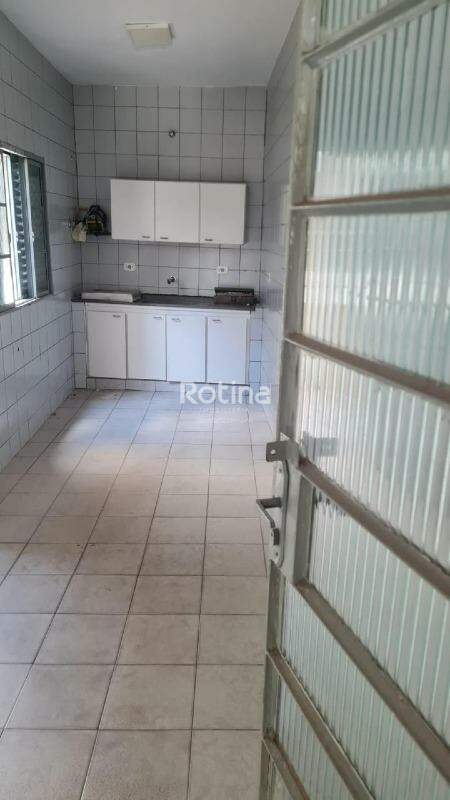 Casa à venda, 4 quartos em Uberlândia no bairro Centro no valor de R$ 260.000,00 - Rotina Imobiliária: 