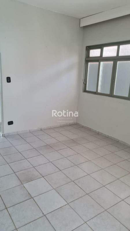Casa à venda, 4 quartos em Uberlândia no bairro Centro no valor de R$ 260.000,00 - Rotina Imobiliária: 