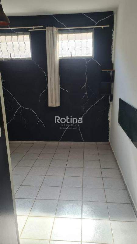 Casa à venda, 4 quartos em Uberlândia no bairro Centro no valor de R$ 260.000,00 - Rotina Imobiliária: 