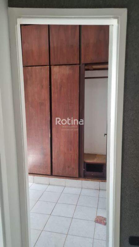 Casa à venda, 4 quartos em Uberlândia no bairro Centro no valor de R$ 260.000,00 - Rotina Imobiliária: 