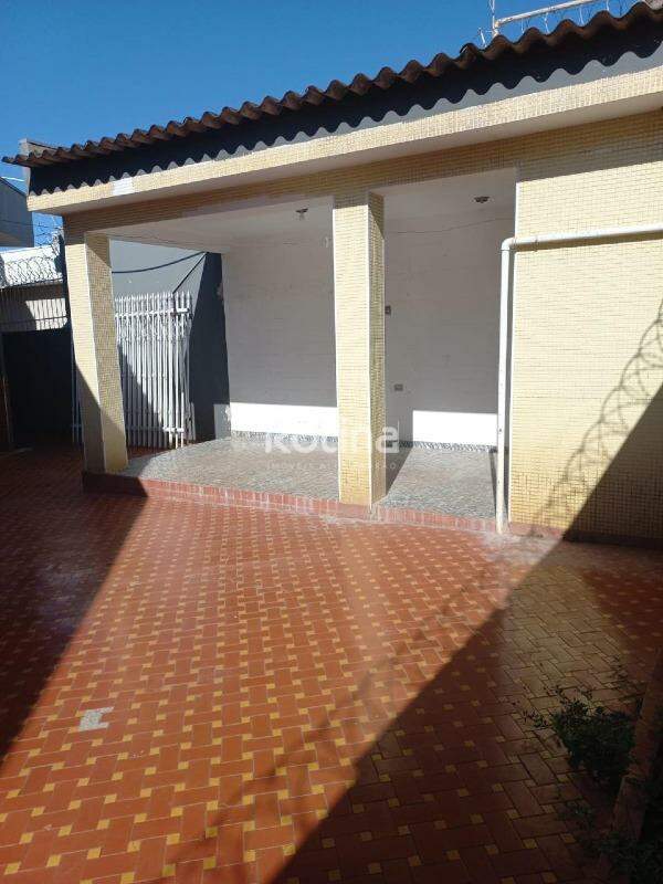 Casa Comercial à venda, em Uberlândia no bairro Martins no valor de R$ 1.000.000,00 - Rotina Imobiliária: 