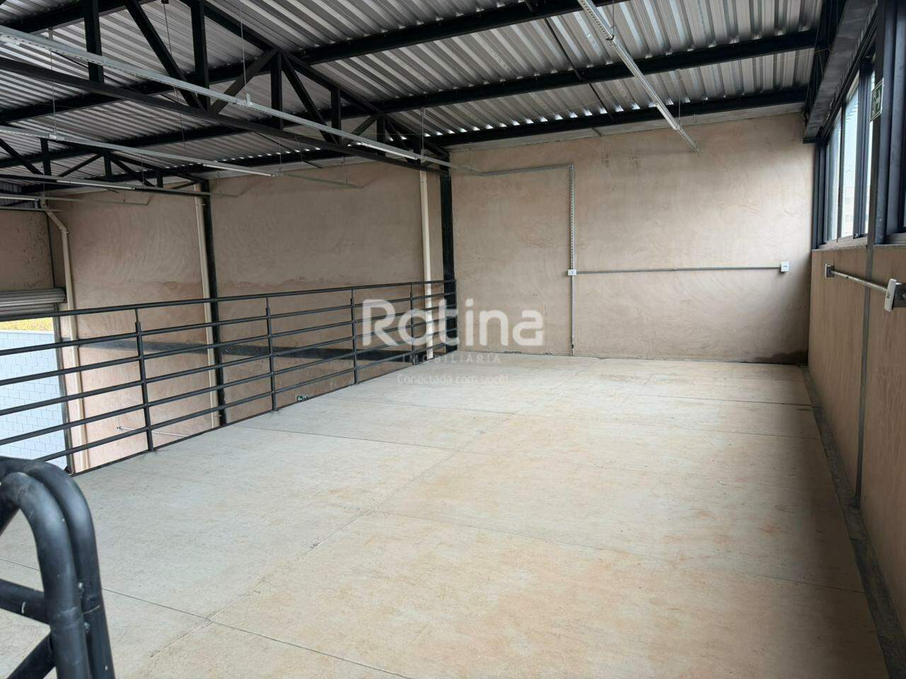 Galpão à venda, em Uberlândia no bairro Novo Mundo no valor de R$ 1.800.000,00 - Rotina Imobiliária: 