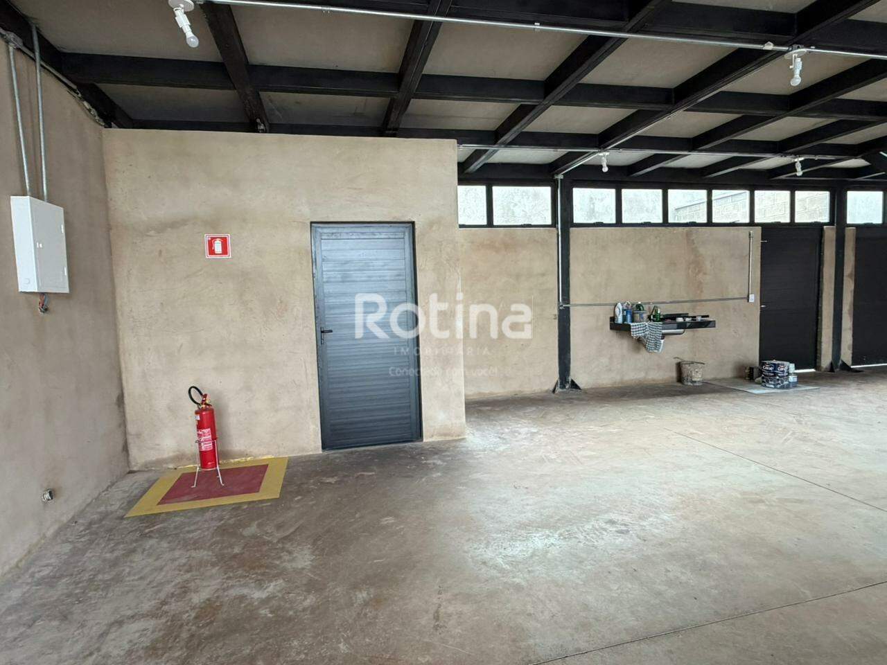 Galpão à venda, em Uberlândia no bairro Novo Mundo no valor de R$ 1.800.000,00 - Rotina Imobiliária: 