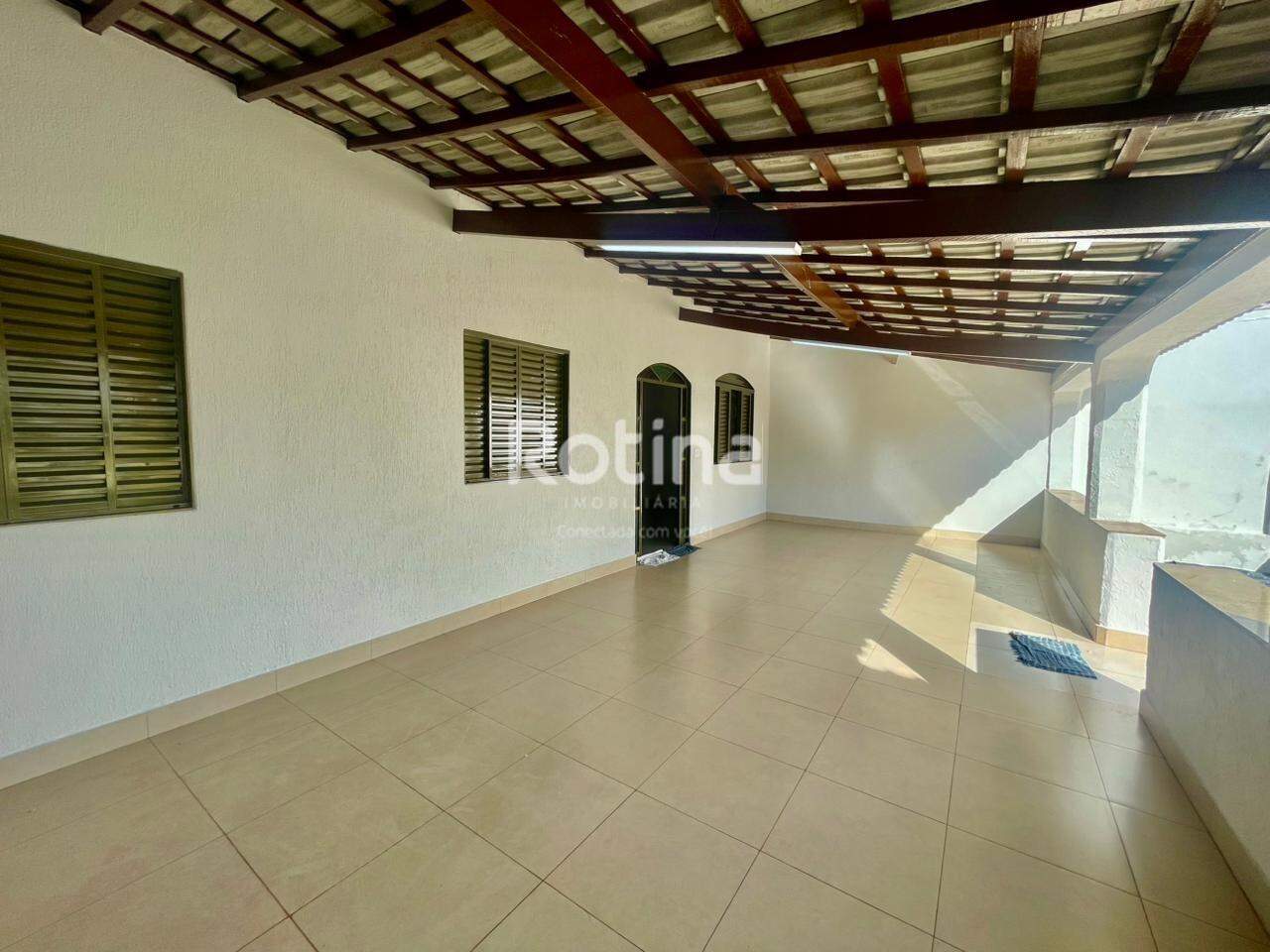 Casa à venda, 3 quartos em Uberlândia no bairro Cidade Jardim no valor de R$ 900.000,00 - Rotina Imobiliária: 