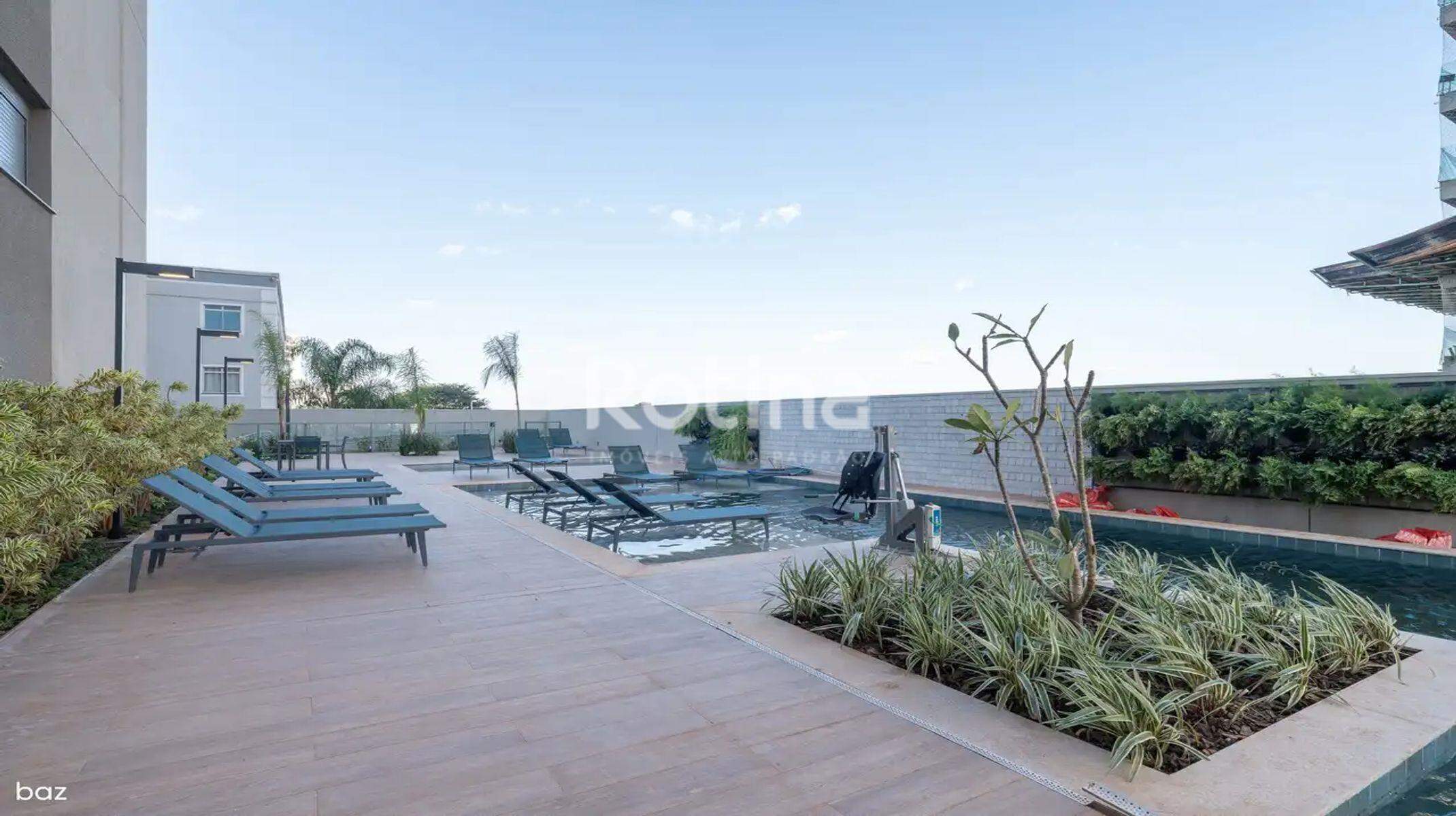 Apartamento à venda, 3 até 3 quartos em Uberlândia no bairro Gávea no valor de R$ R$ 886.994,00 até R$ 886.994,00 - Rotina Imobiliária: Piscina com raia e deck