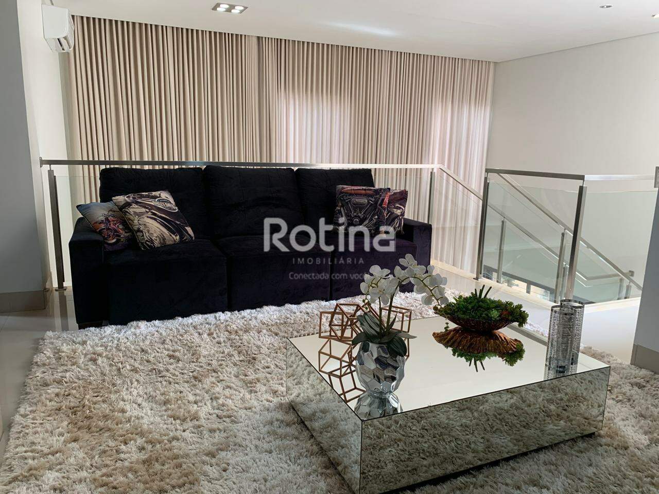 Casa Condomínio Fechado à venda, 4 quartos em Uberlândia no bairro Cond. Jardins Genova no valor de R$ 3.900.000,00 - Rotina Imobiliária: 
