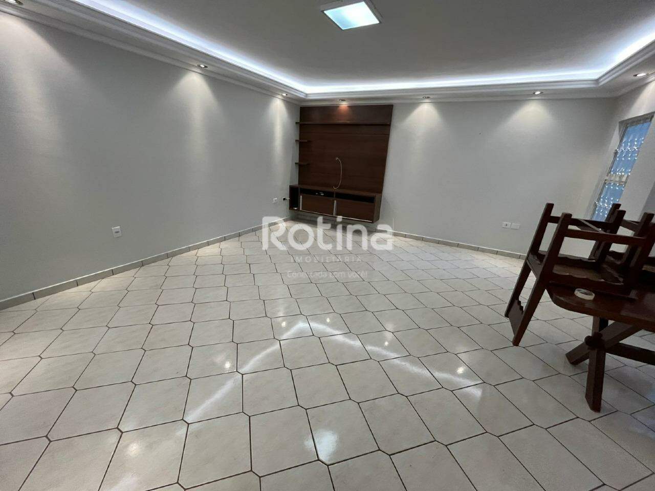 Casa para alugar, 4 quartos em Uberlândia no bairro Santa Luzia no valor de R$ 4.500,00 - Rotina Imobiliária: 
