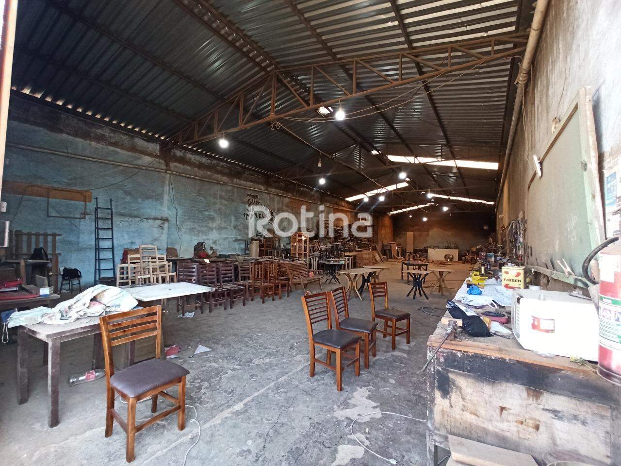 Galpão para alugar, em Uberlândia no bairro Segismundo Pereira no valor de R$ 6.000,00 - Rotina Imobiliária: 