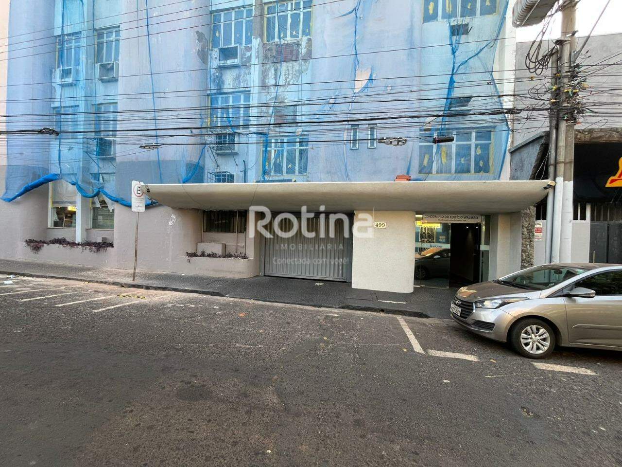 Sala para alugar, em Uberlândia no bairro Centro no valor de R$ 1.500,00 - Rotina Imobiliária: 