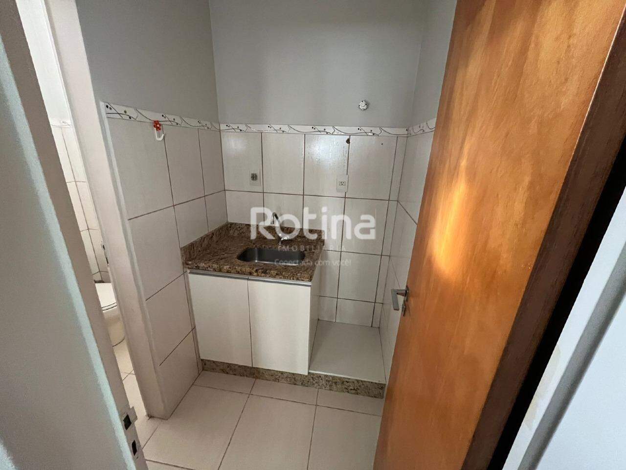 Sala para alugar, em Uberlândia no bairro Centro no valor de R$ 1.500,00 - Rotina Imobiliária: 