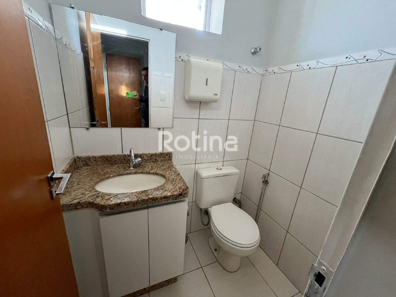 Sala para alugar, em Uberlândia no bairro Centro no valor de R$ 1.500,00 - Rotina Imobiliária: 