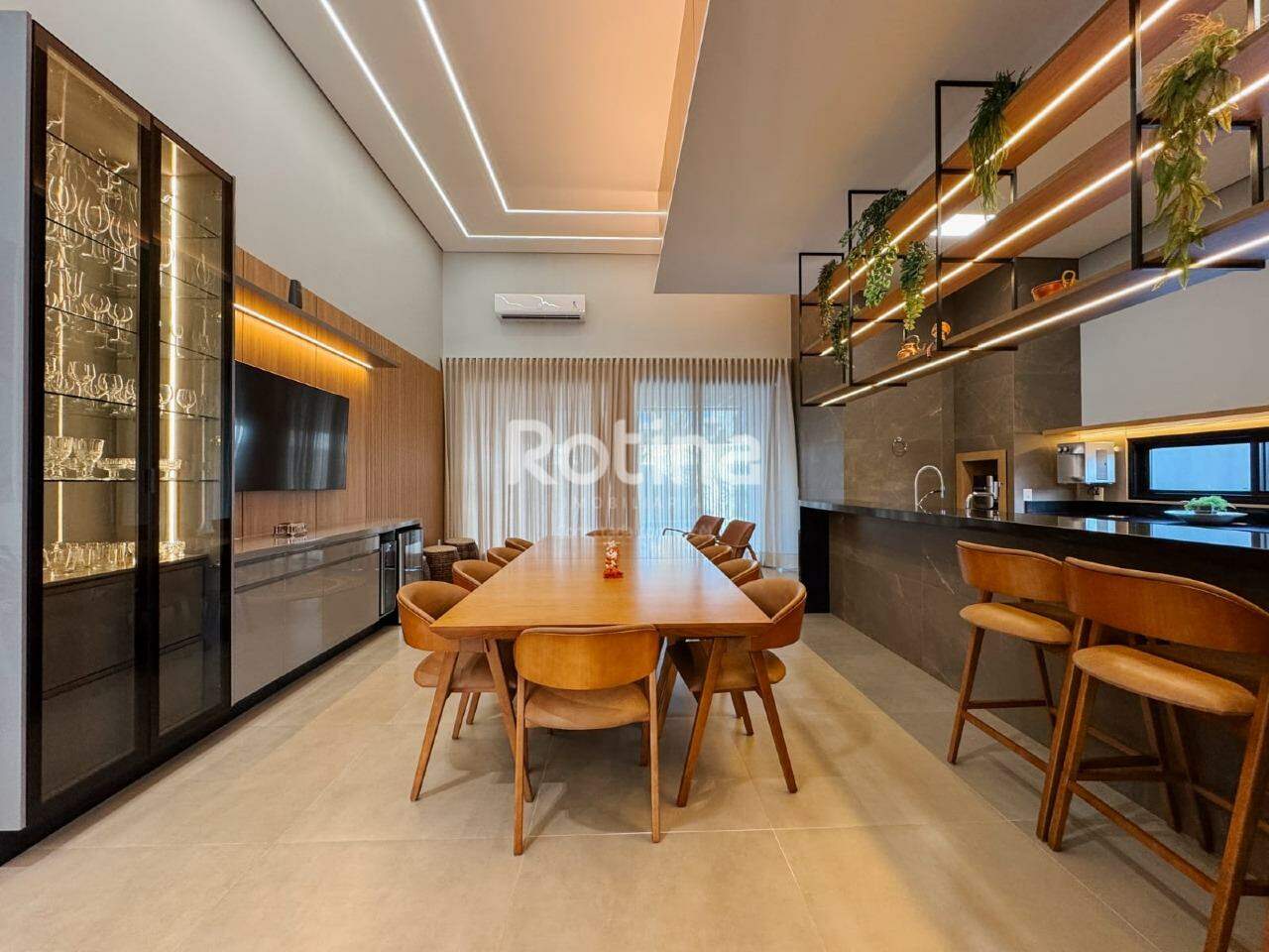 Casa Condomínio Fechado à venda, 4 quartos em Uberlândia no bairro Cond. Alphaville I no valor de R$ 3.900.000,00 - Rotina Imobiliária: 