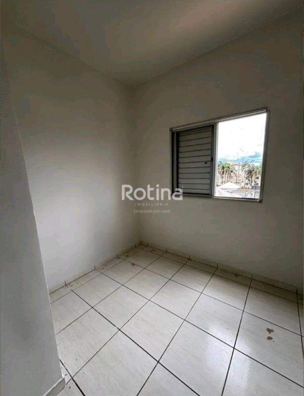 Apartamento à venda, 3 quartos em Uberlândia no bairro Chacaras Tubalina e Quartel no valor de R$ 175.000,00 - Rotina Imobiliária: 