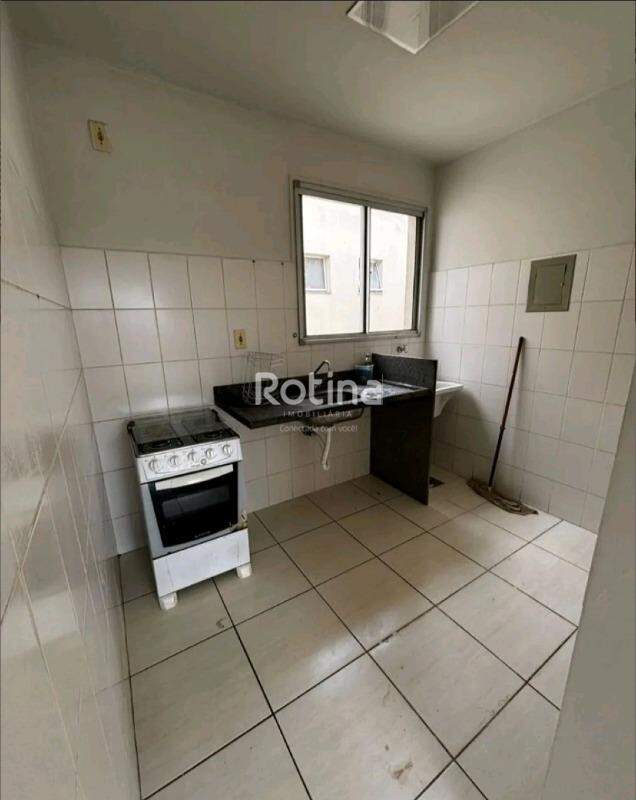 Apartamento à venda, 3 quartos em Uberlândia no bairro Chacaras Tubalina e Quartel no valor de R$ 175.000,00 - Rotina Imobiliária: 