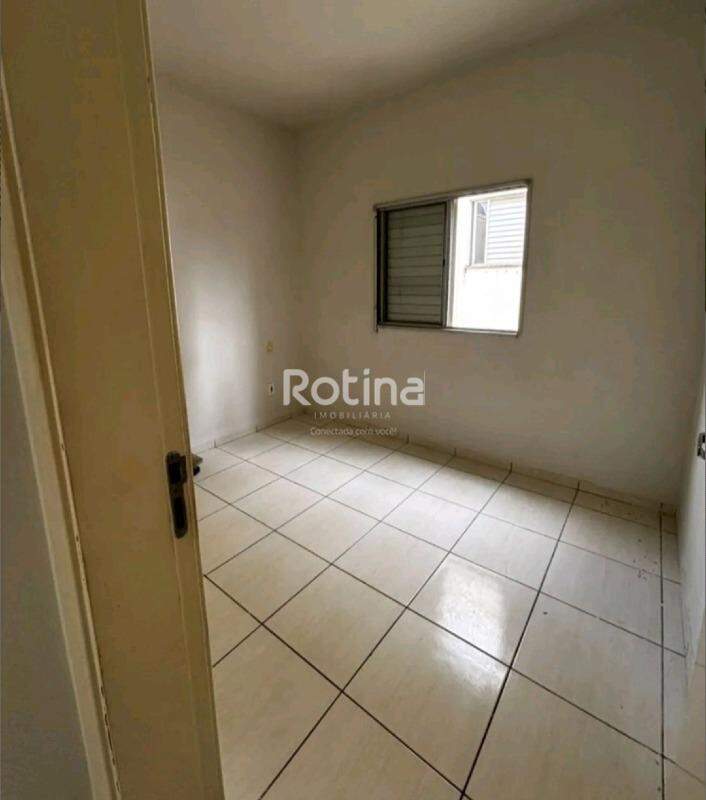 Apartamento à venda, 3 quartos em Uberlândia no bairro Chacaras Tubalina e Quartel no valor de R$ 175.000,00 - Rotina Imobiliária: 