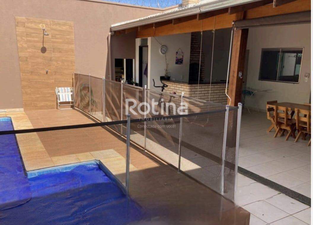 Casa à venda, em Uberlândia no bairro Segismundo Pereira no valor de R$ 1.350,00 - Rotina Imobiliária: 
