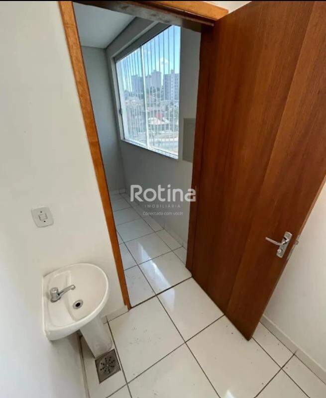 Sala para alugar, em Uberlândia no bairro Vigilato Pereira no valor de R$ 2.200,00 - Rotina Imobiliária: 