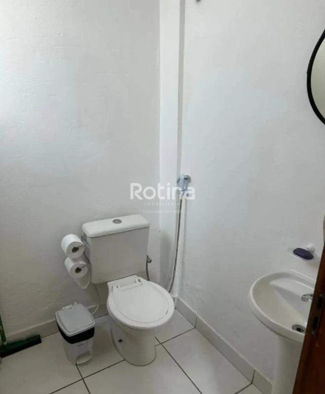 Sala para alugar, em Uberlândia no bairro Vigilato Pereira no valor de R$ 2.200,00 - Rotina Imobiliária: 