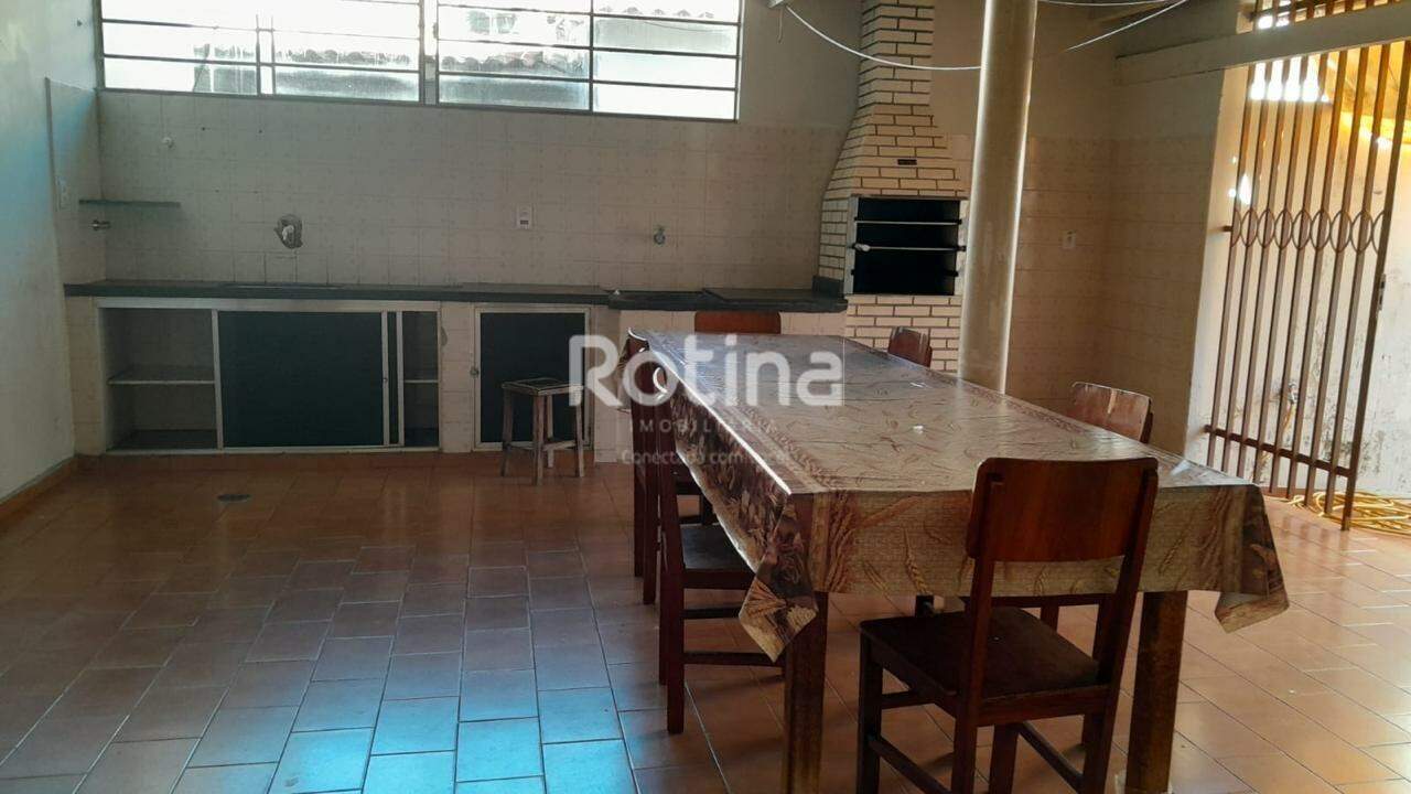 Casa à venda, 6 quartos em Uberlândia no bairro Brasil no valor de R$ 1.200.000,00 - Rotina Imobiliária: 
