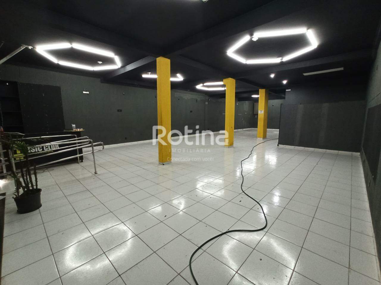 Comercial para alugar, em Uberlândia no bairro Residencial Viviane no valor de R$ 6.500,00 - Rotina Imobiliária: 