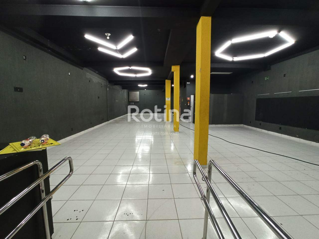 Comercial para alugar, em Uberlândia no bairro Residencial Viviane no valor de R$ 6.500,00 - Rotina Imobiliária: 