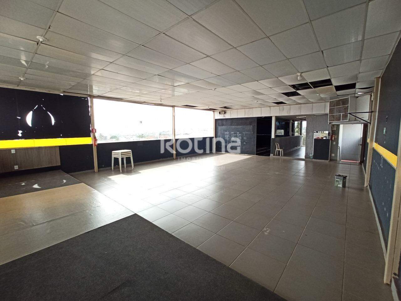 Comercial para alugar, em Uberlândia no bairro Residencial Viviane no valor de R$ 3.500,00 - Rotina Imobiliária: 
