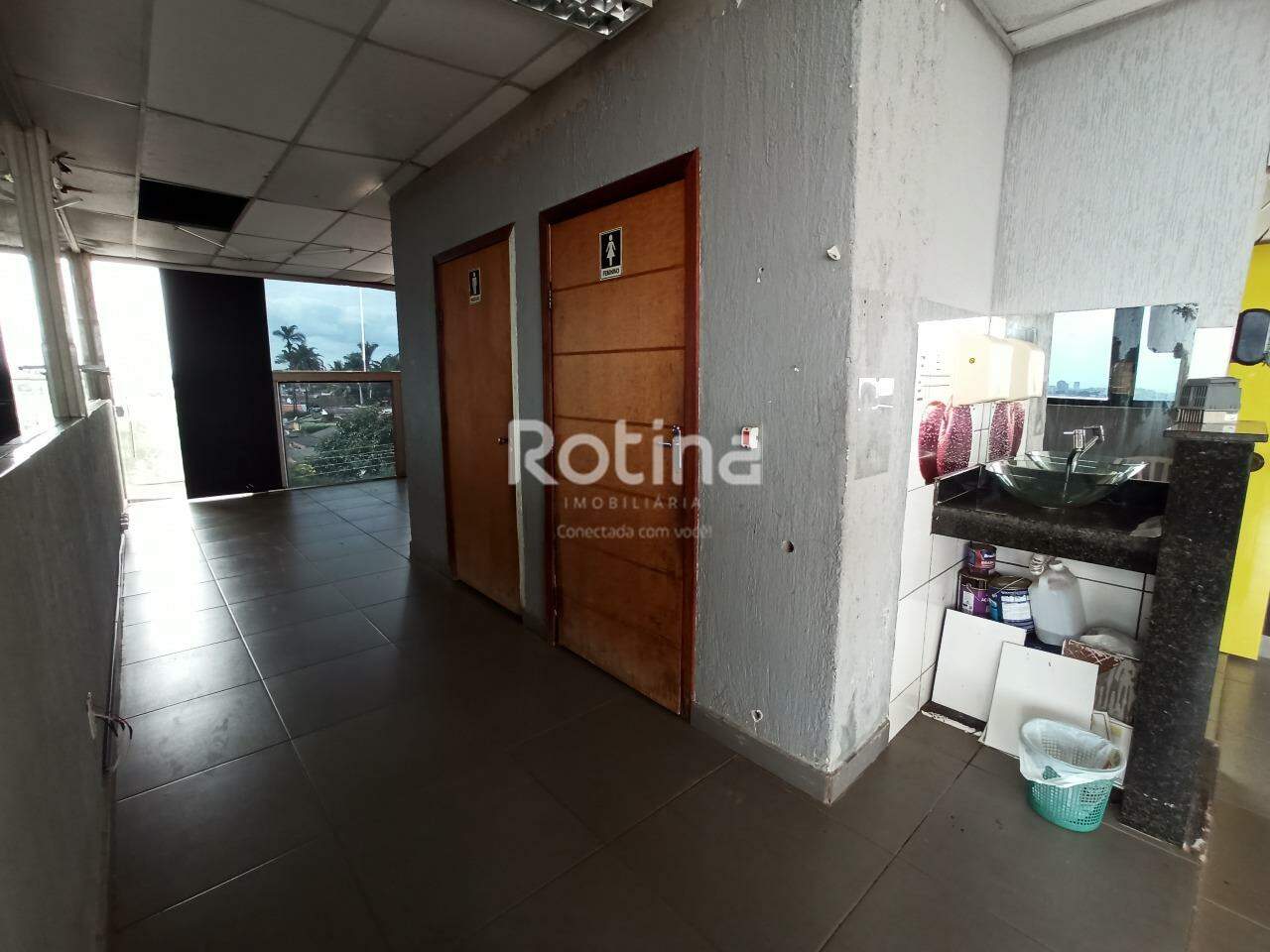 Comercial para alugar, em Uberlândia no bairro Residencial Viviane no valor de R$ 3.500,00 - Rotina Imobiliária: 