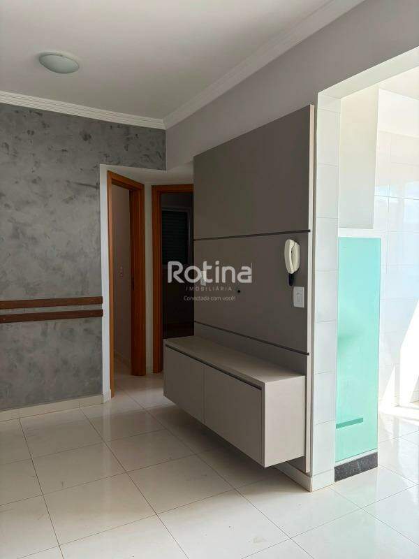 Apartamento à venda, 2 quartos em Uberlândia no bairro Segismundo Pereira no valor de R$ 270.000,00 - Rotina Imobiliária: 
