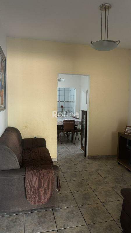 Casa à venda, em Uberlândia no bairro Santa Mônica no valor de R$ 350.000,00 - Rotina Imobiliária: 