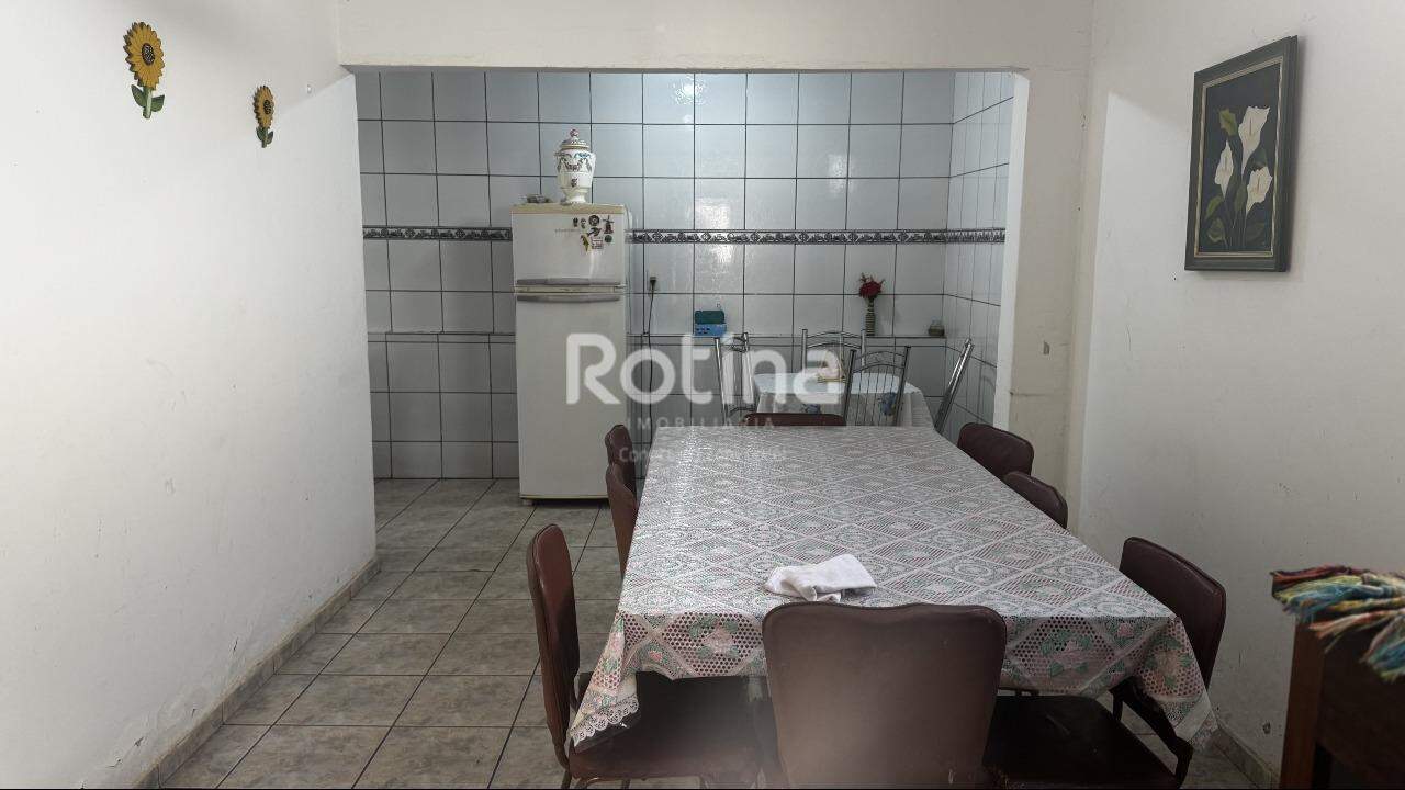 Casa à venda, em Uberlândia no bairro Santa Mônica no valor de R$ 350.000,00 - Rotina Imobiliária: 