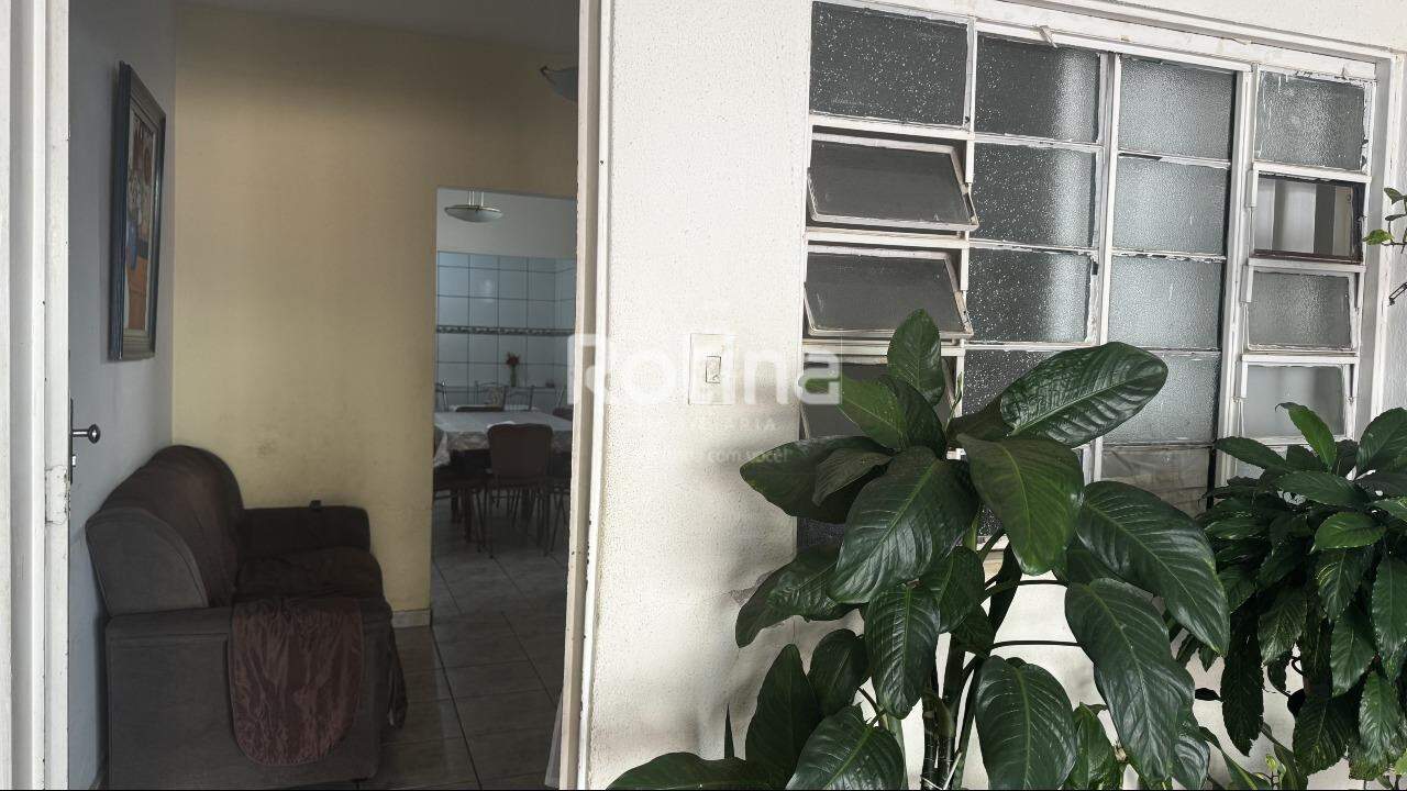 Casa à venda, em Uberlândia no bairro Santa Mônica no valor de R$ 350.000,00 - Rotina Imobiliária: 