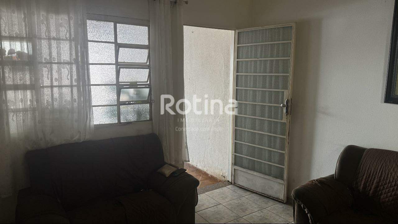 Casa à venda, em Uberlândia no bairro Santa Mônica no valor de R$ 350.000,00 - Rotina Imobiliária: 