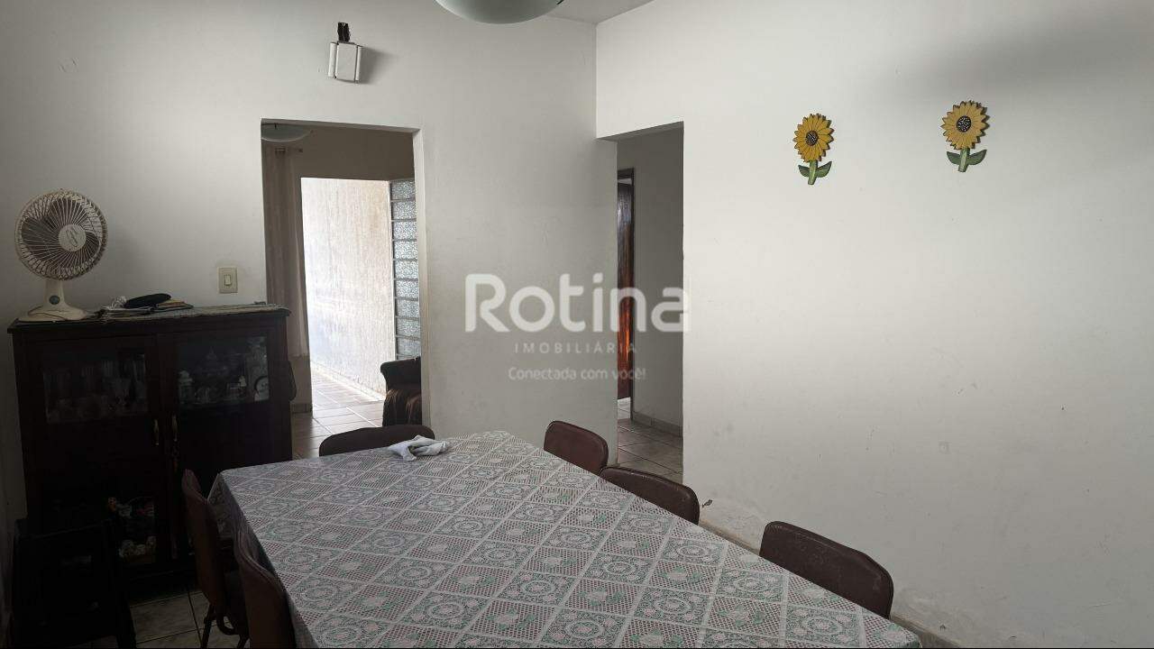 Casa à venda, em Uberlândia no bairro Santa Mônica no valor de R$ 350.000,00 - Rotina Imobiliária: 