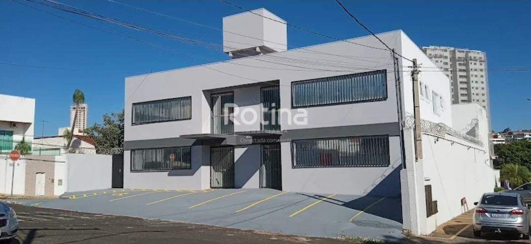 Sala para alugar, em Uberlândia no bairro Vigilato Pereira no valor de R$ 2.200,00 - Rotina Imobiliária: 