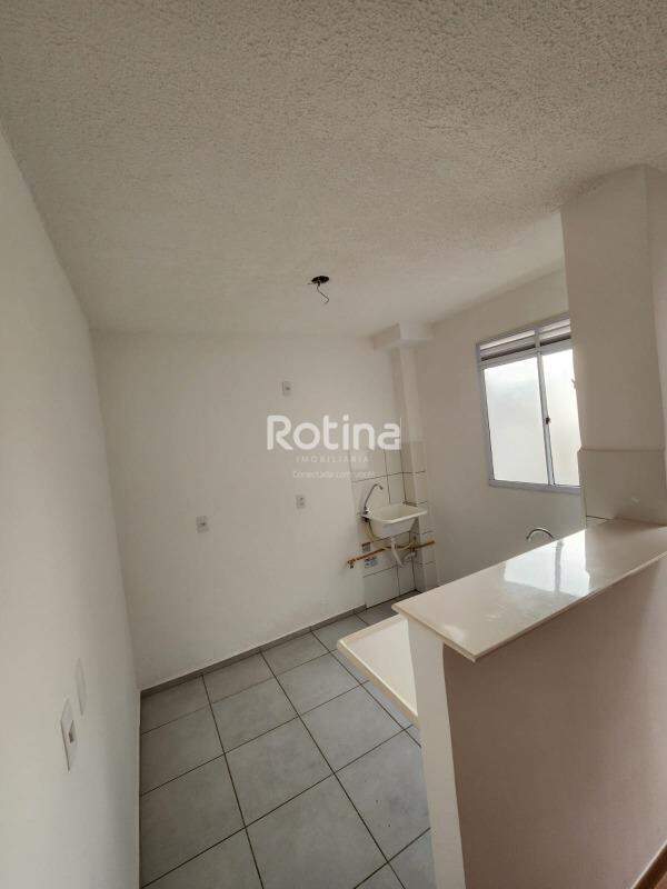 Apartamento à venda, 2 quartos em Uberlândia no bairro Chacaras Tubalina e Quartel no valor de R$ 180.000,00 - Rotina Imobiliária: 