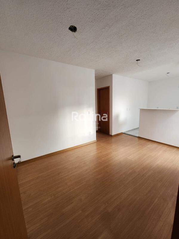 Apartamento à venda, 2 quartos em Uberlândia no bairro Chacaras Tubalina e Quartel no valor de R$ 180.000,00 - Rotina Imobiliária: 