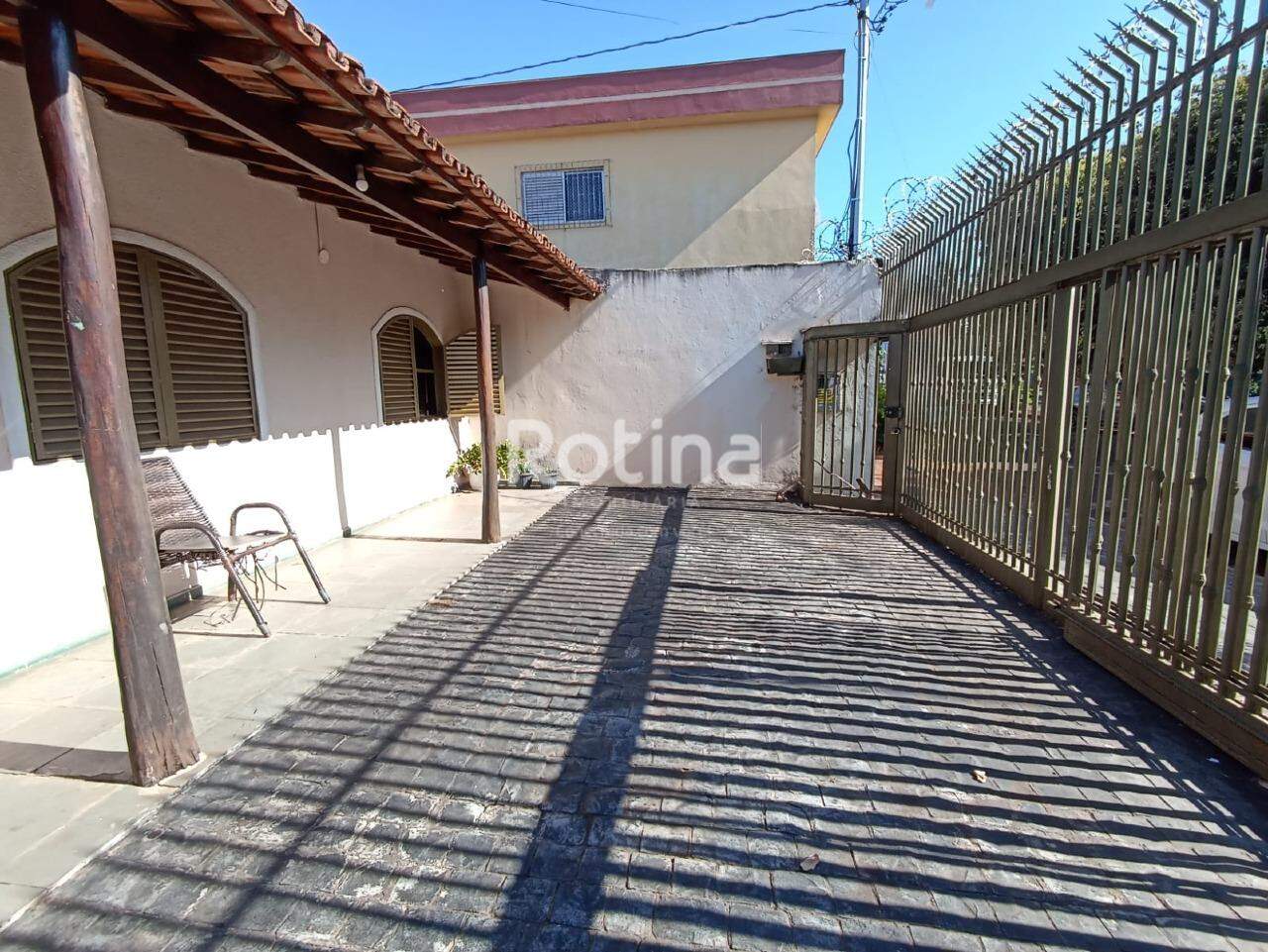Casa à venda, 3 quartos em Uberlândia no bairro Brasil no valor de R$ 550.000,00 - Rotina Imobiliária: 