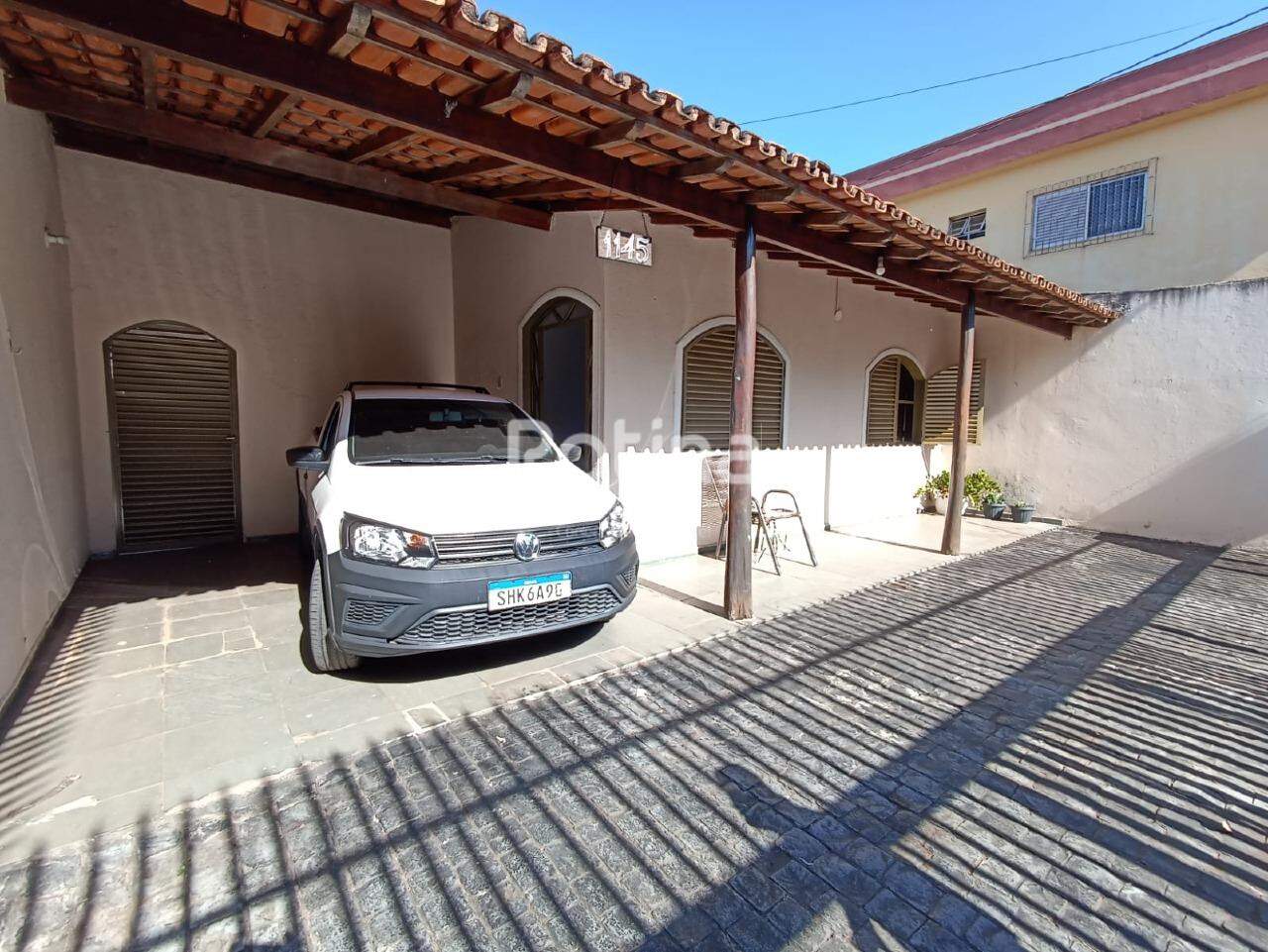 Casa à venda, 3 quartos em Uberlândia no bairro Brasil no valor de R$ 550.000,00 - Rotina Imobiliária: 