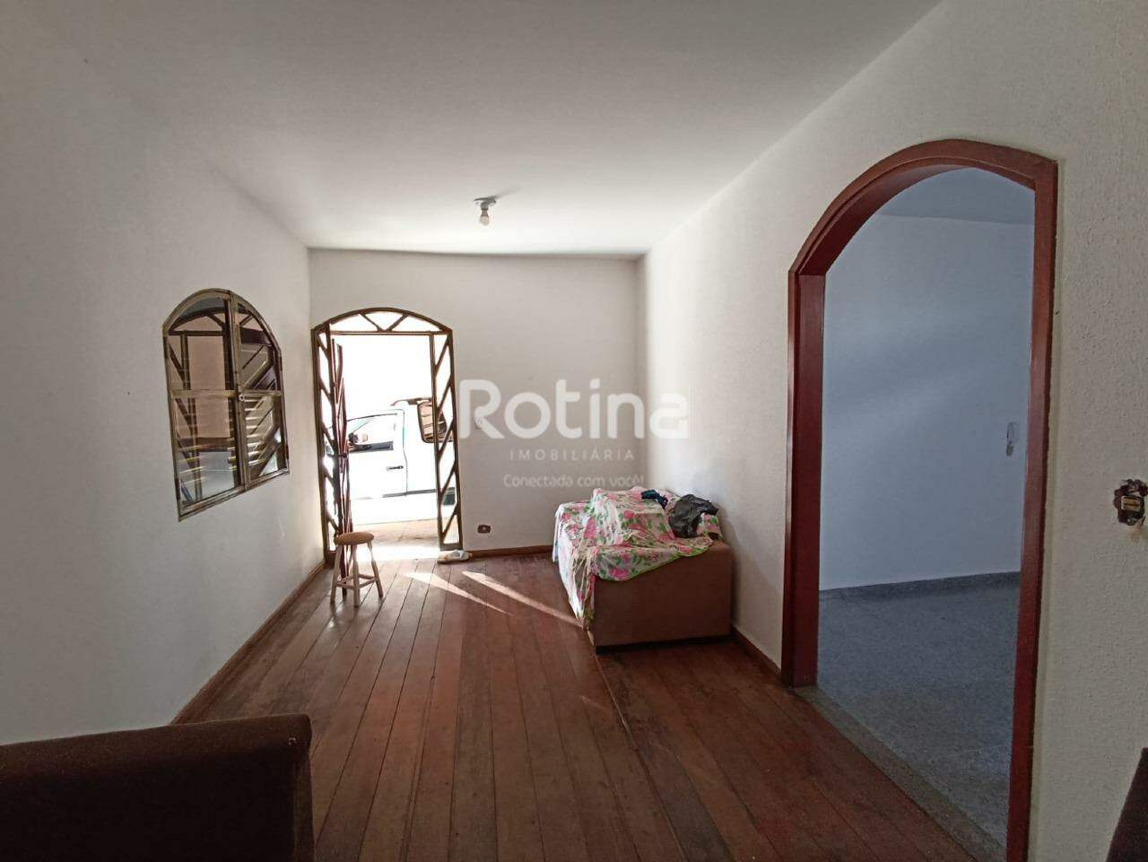 Casa à venda, 3 quartos em Uberlândia no bairro Brasil no valor de R$ 550.000,00 - Rotina Imobiliária: 