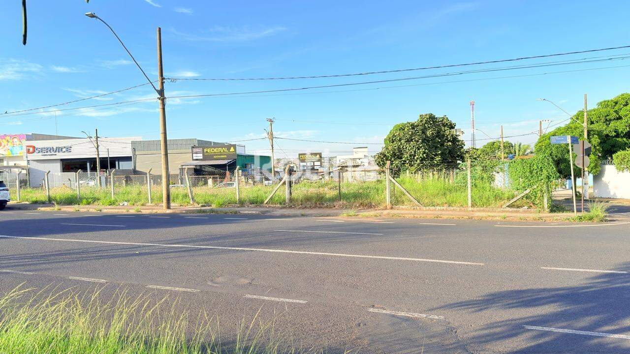 Área para alugar, em Uberlândia no bairro Pampulha no valor de R$ 4.500,00 - Rotina Imobiliária: 