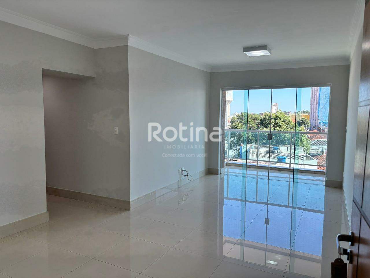 Apartamento à venda, 3 quartos em Uberlândia no bairro Nossa Senhora Aparecida no valor de R$ 650.000,00 - Rotina Imobiliária: 