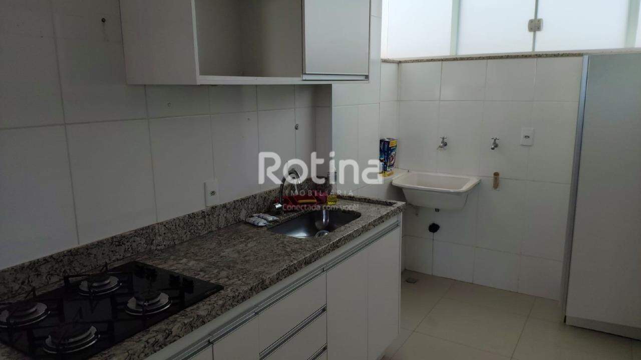 Apartamento para alugar, 3 quartos em Uberlândia no bairro Santa Mônica no valor de R$ 1.200,00 - Rotina Imobiliária: 