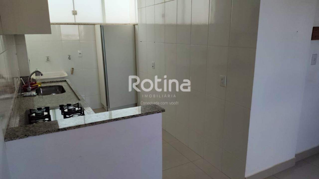 Apartamento para alugar, 3 quartos em Uberlândia no bairro Santa Mônica no valor de R$ 1.200,00 - Rotina Imobiliária: 