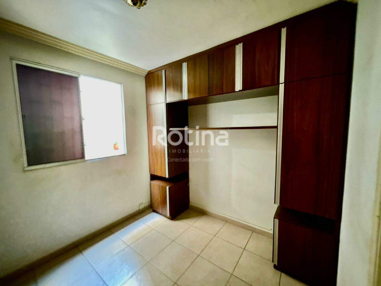 Apartamento à venda, 3 quartos em Uberlândia no bairro Brasil no valor de R$ 260.000,00 - Rotina Imobiliária: 