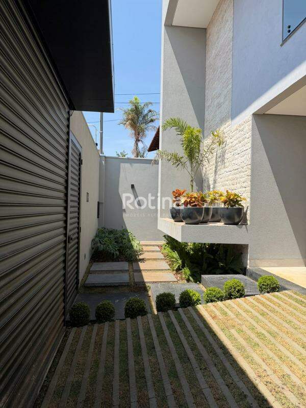 Casa à venda, 3 quartos em Uberlândia no bairro Vigilato Pereira no valor de R$ 2.600.000,00 - Rotina Imobiliária: 