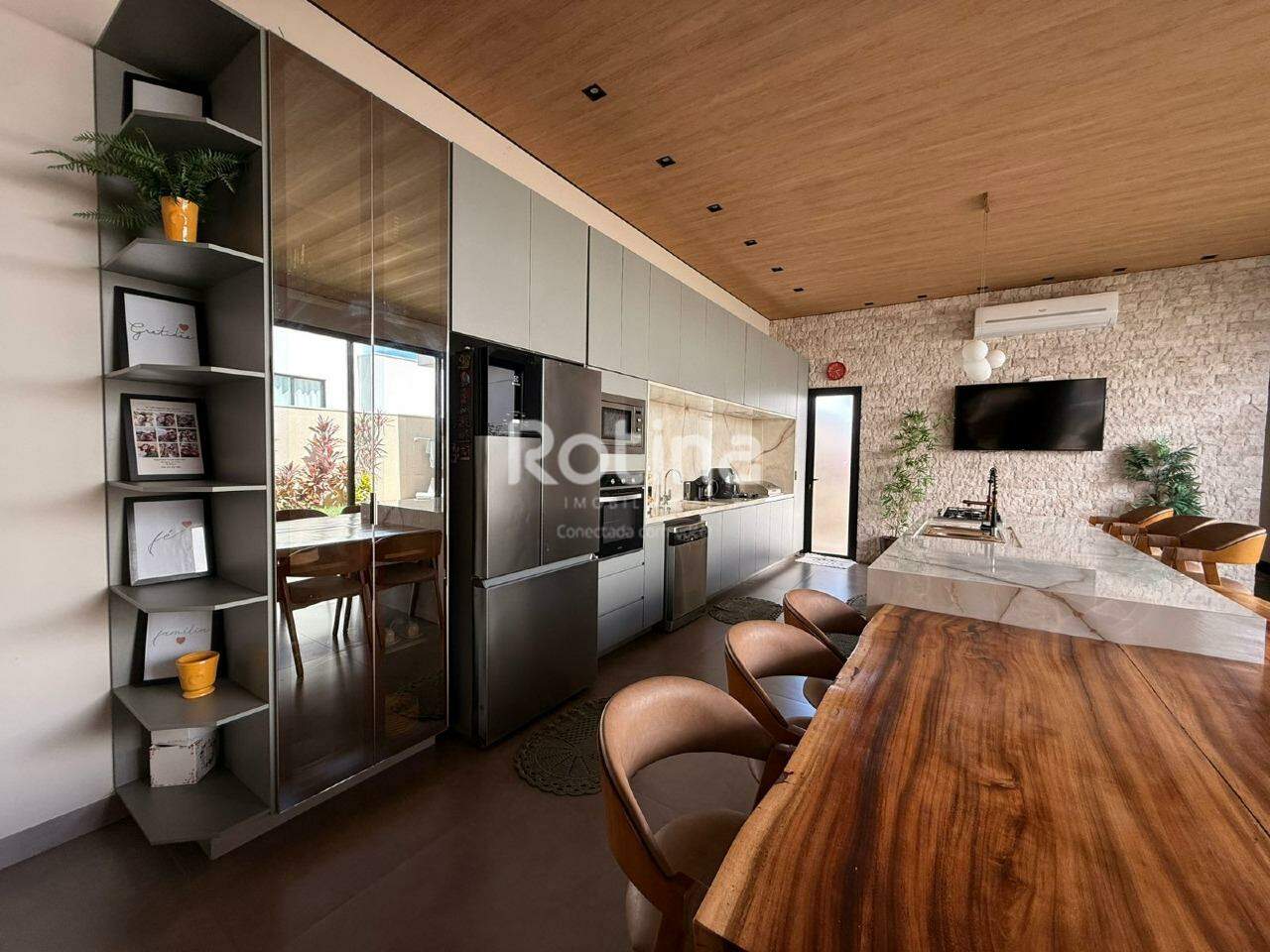 Casa Condomínio Fechado à venda, 3 quartos em Uberlândia no bairro Residencial Reserva dos Ipês no valor de R$ 2.000.000,00 - Rotina Imobiliária: 
