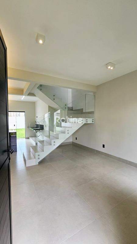 Casa à venda, 2 quartos em Uberlândia no bairro Shopping Park no valor de R$ 480.000,00 - Rotina Imobiliária: 