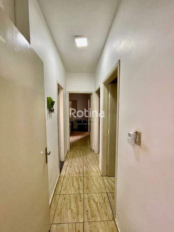 Casa à venda, 3 quartos em Uberlândia no bairro Cidade Jardim no valor de R$ 630.000,00 - Rotina Imobiliária: 